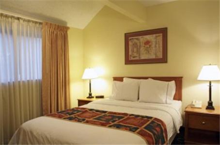 One-Bedroom Suite - Disability Access/Non-Smoking at Hawthorn Suites by Wyndham Fort Wayne