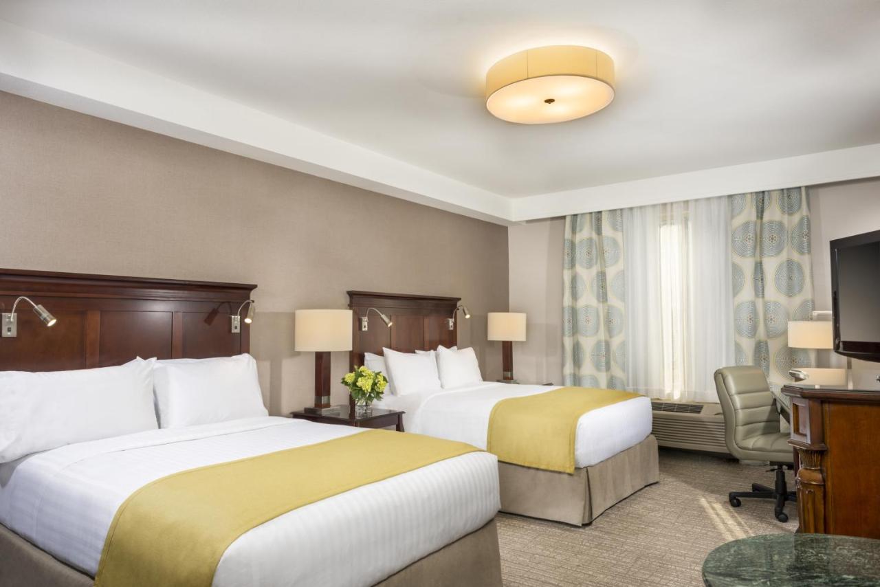 Deluxe Queen Room with Two Queen Beds at Ayres Hotel Laguna Woods - Aliso Viejo