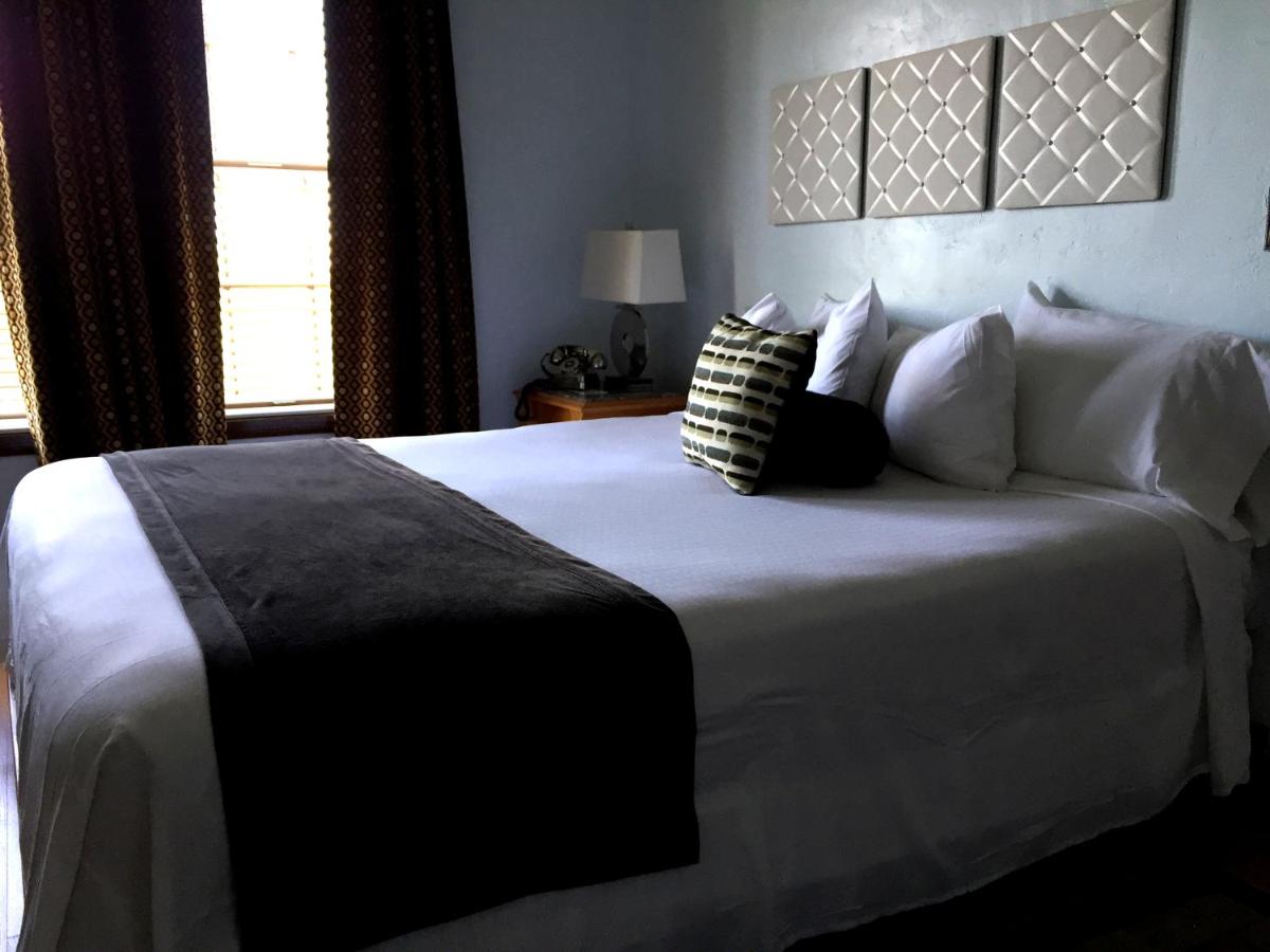 King Suite at Boulder Dam Hotel