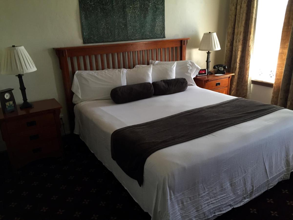 King Room at Boulder Dam Hotel