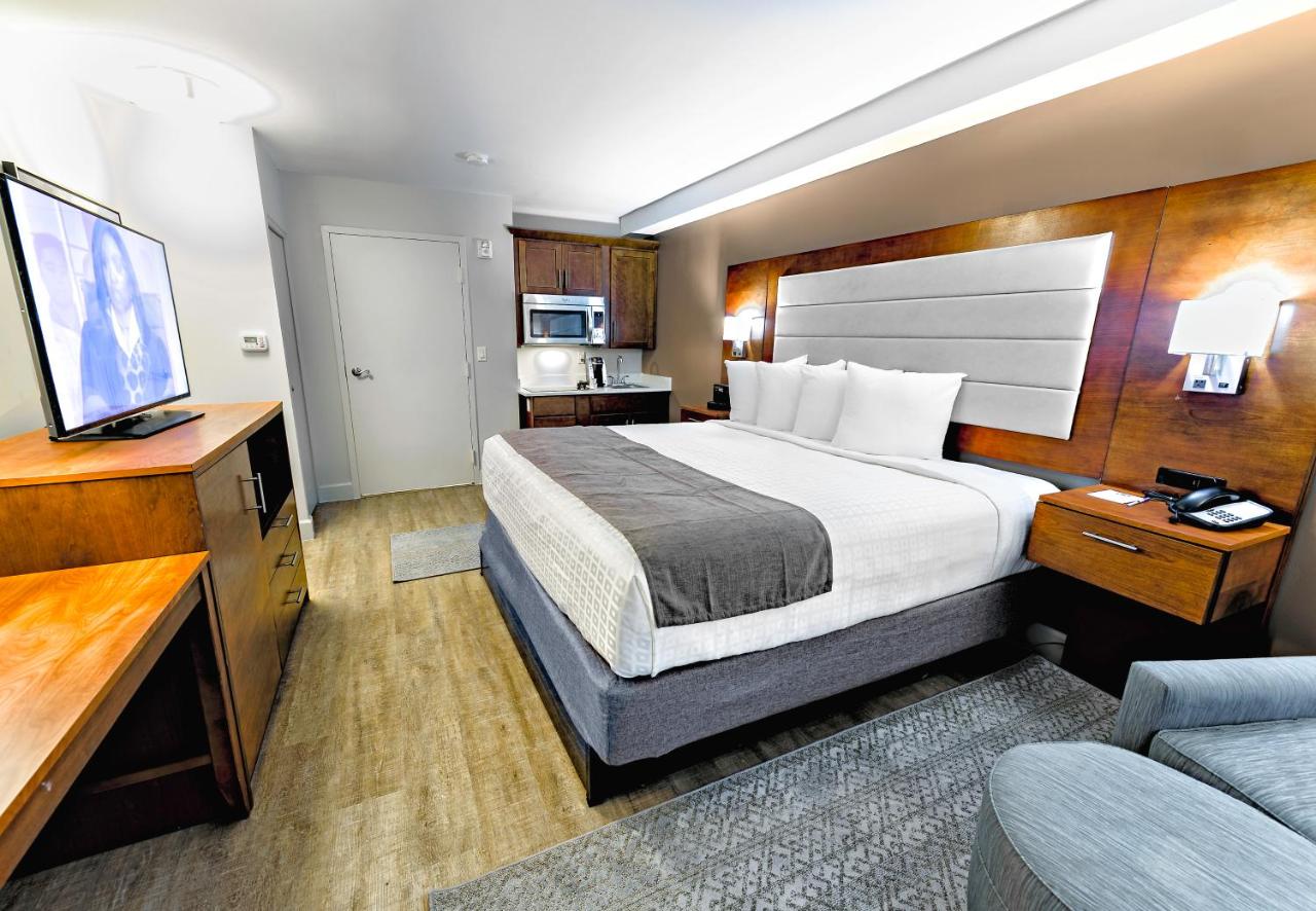 King Room with Kitchenette at Spark By Hilton Hilton Head Island