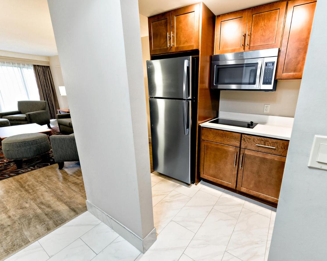 Queen Suite with Two Queen Beds at Spark By Hilton Hilton Head Island