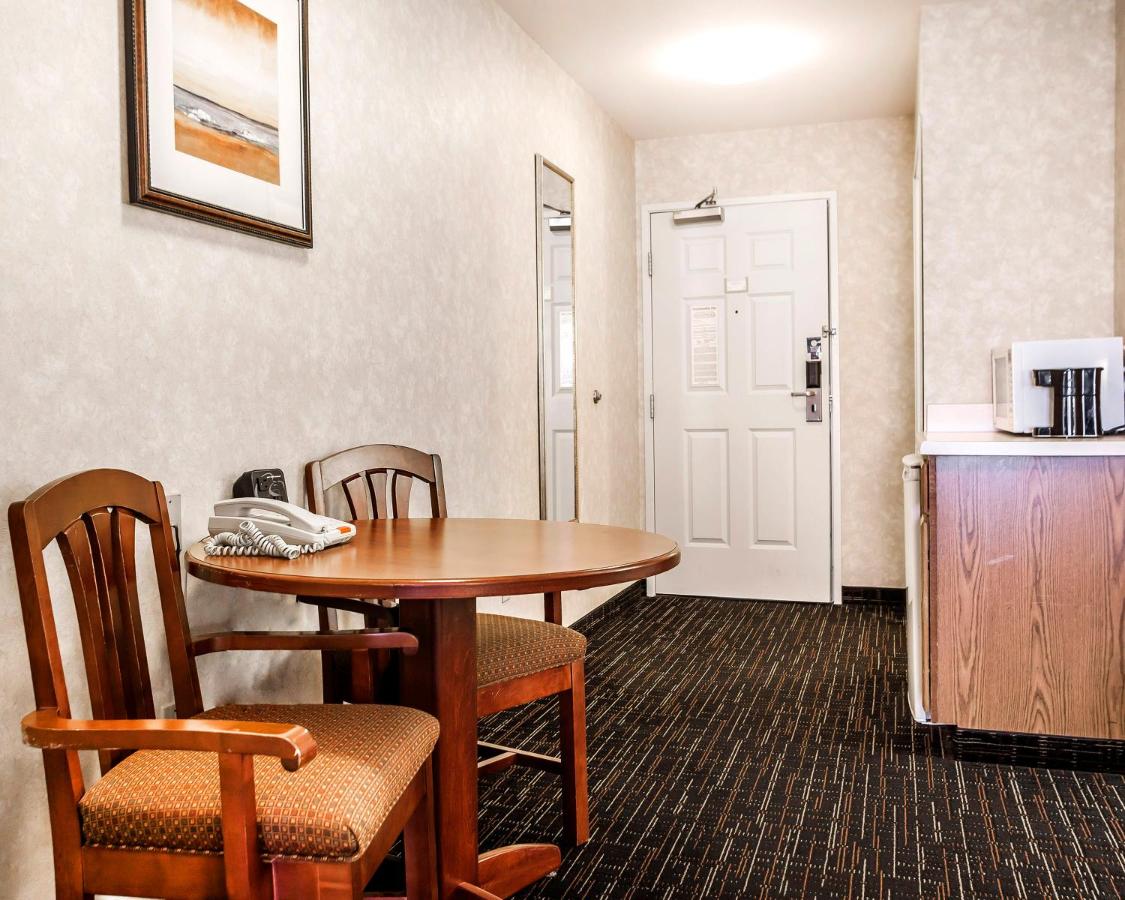 Queen Room with Two Queen Beds - Non-Smoking at Comfort Suites Independence - Kansas City