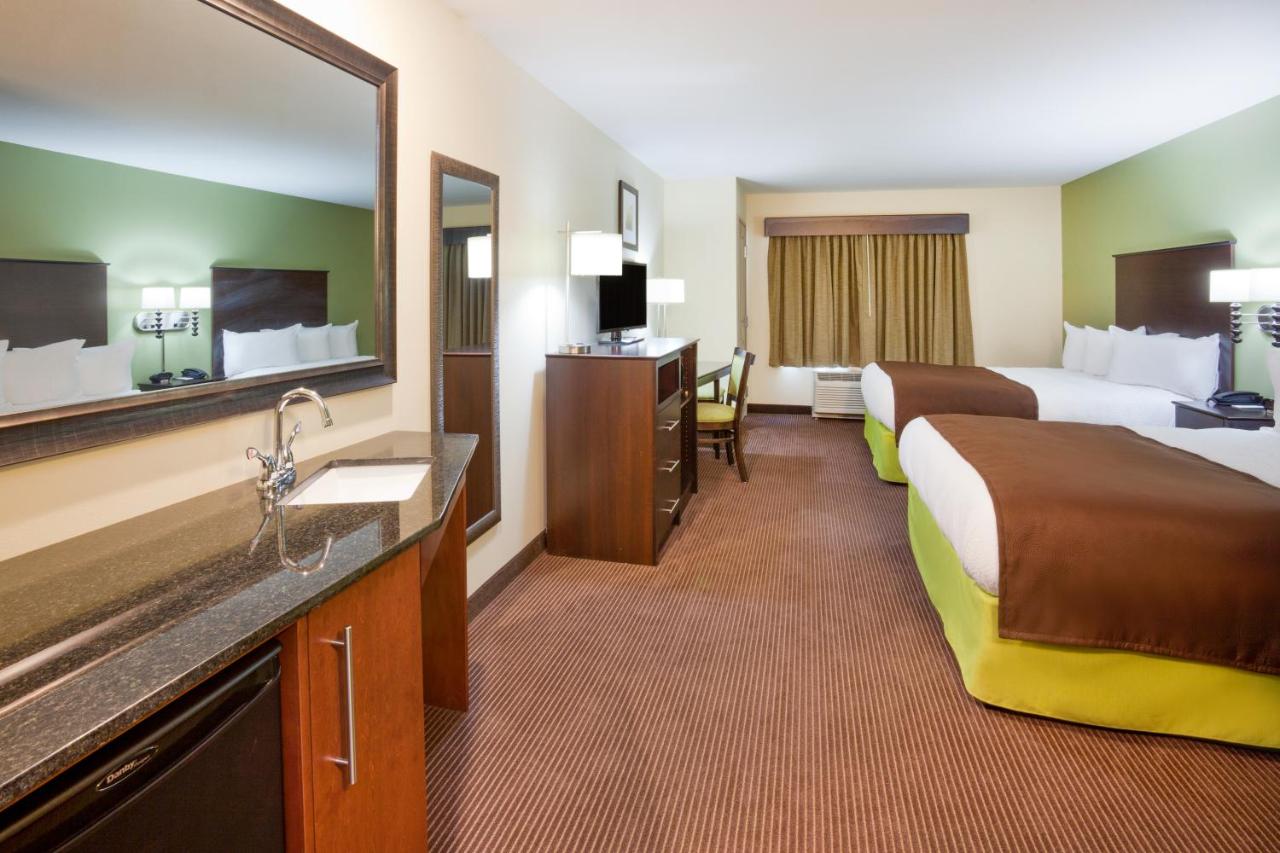 Deluxe Queen Room with Two Queen Beds - Non-Smoking at AmericInn by Wyndham Hartford SD