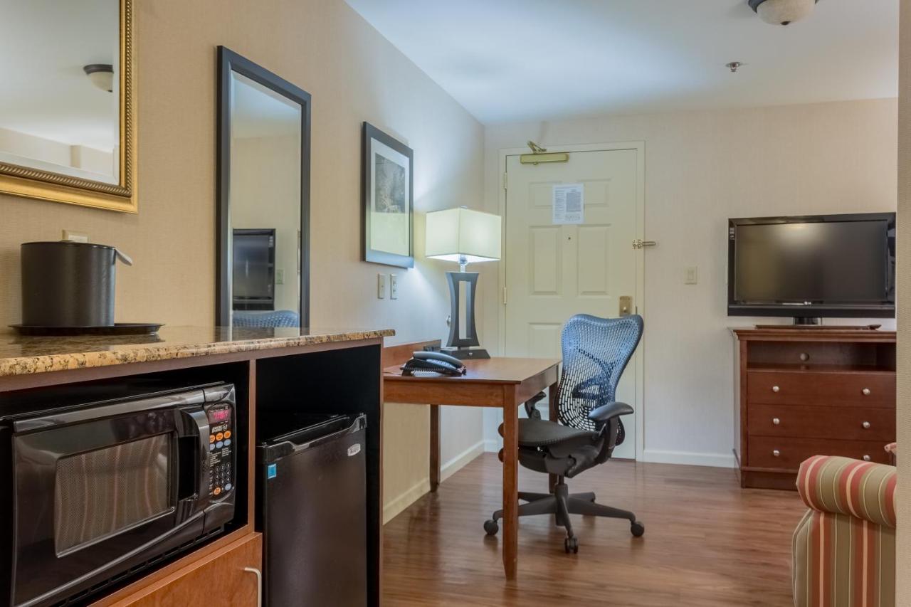 King Studio Suite at Country Inn & Suites by Radisson, Knoxville at Cedar Bluff, TN