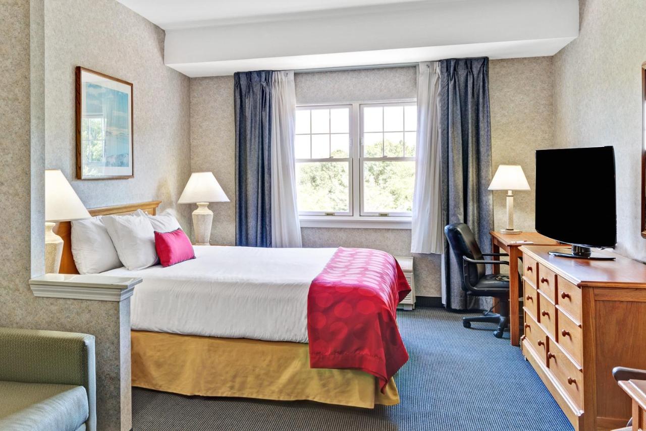 Business King Room - Non-Smoking at Ramada by Wyndham Saco/Old Orchard Beach Area