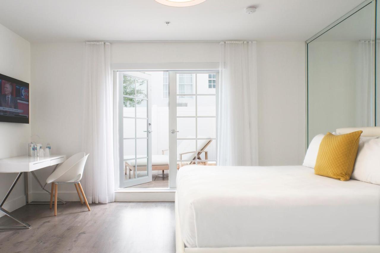 Suite with Terrace at President Hotel Villa