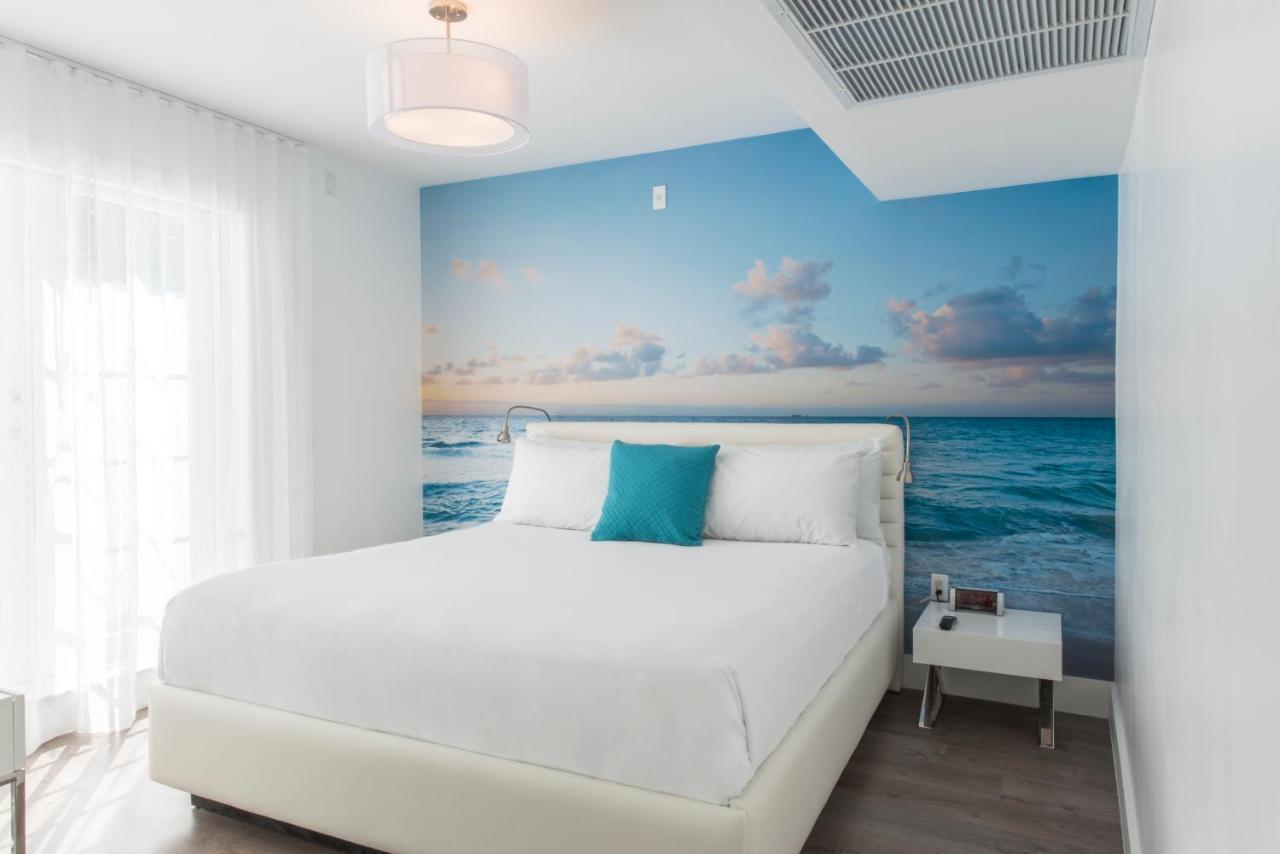 Suite with Terrace at President Hotel Villa