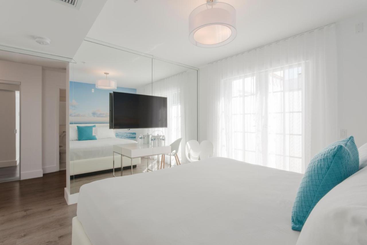 Suite with Terrace at President Hotel Villa