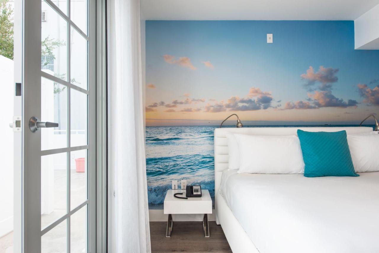 Suite with Terrace at President Hotel Villa