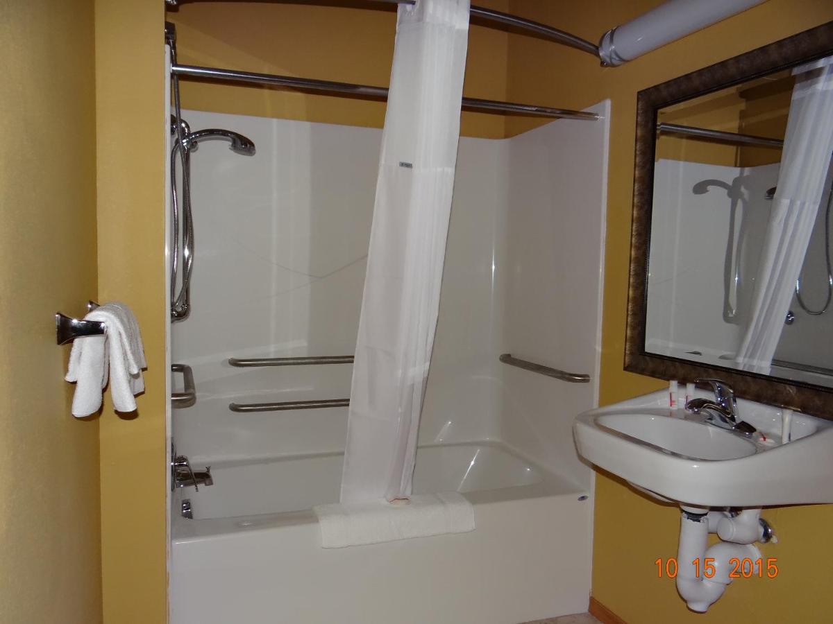 King Suite with One King Bed - Non-Smoking at Days Inn & Suites by Wyndham El Dorado
