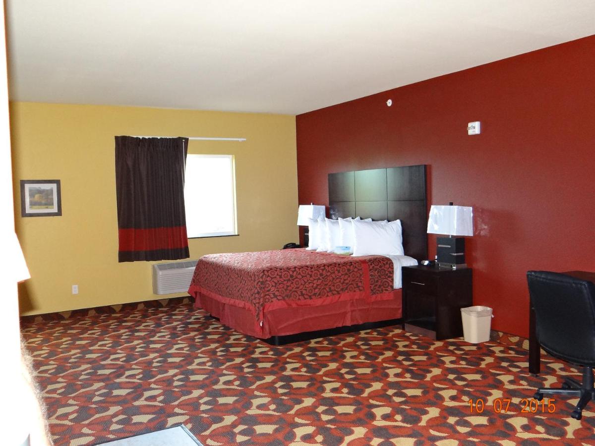 King Room - Disability Access/Non-Smoking at Days Inn & Suites by Wyndham El Dorado