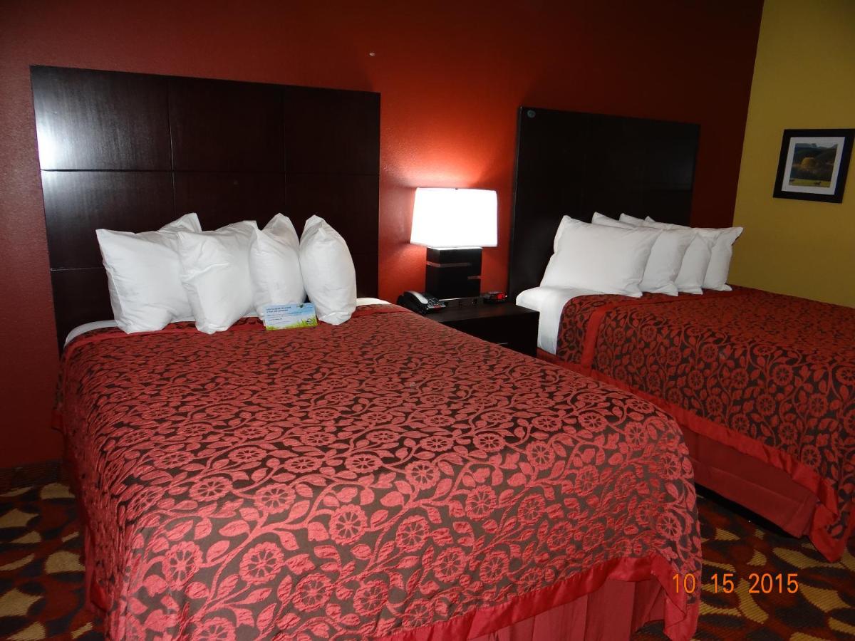 Queen Room with Two Queen Beds - Non-Smoking at Days Inn & Suites by Wyndham El Dorado