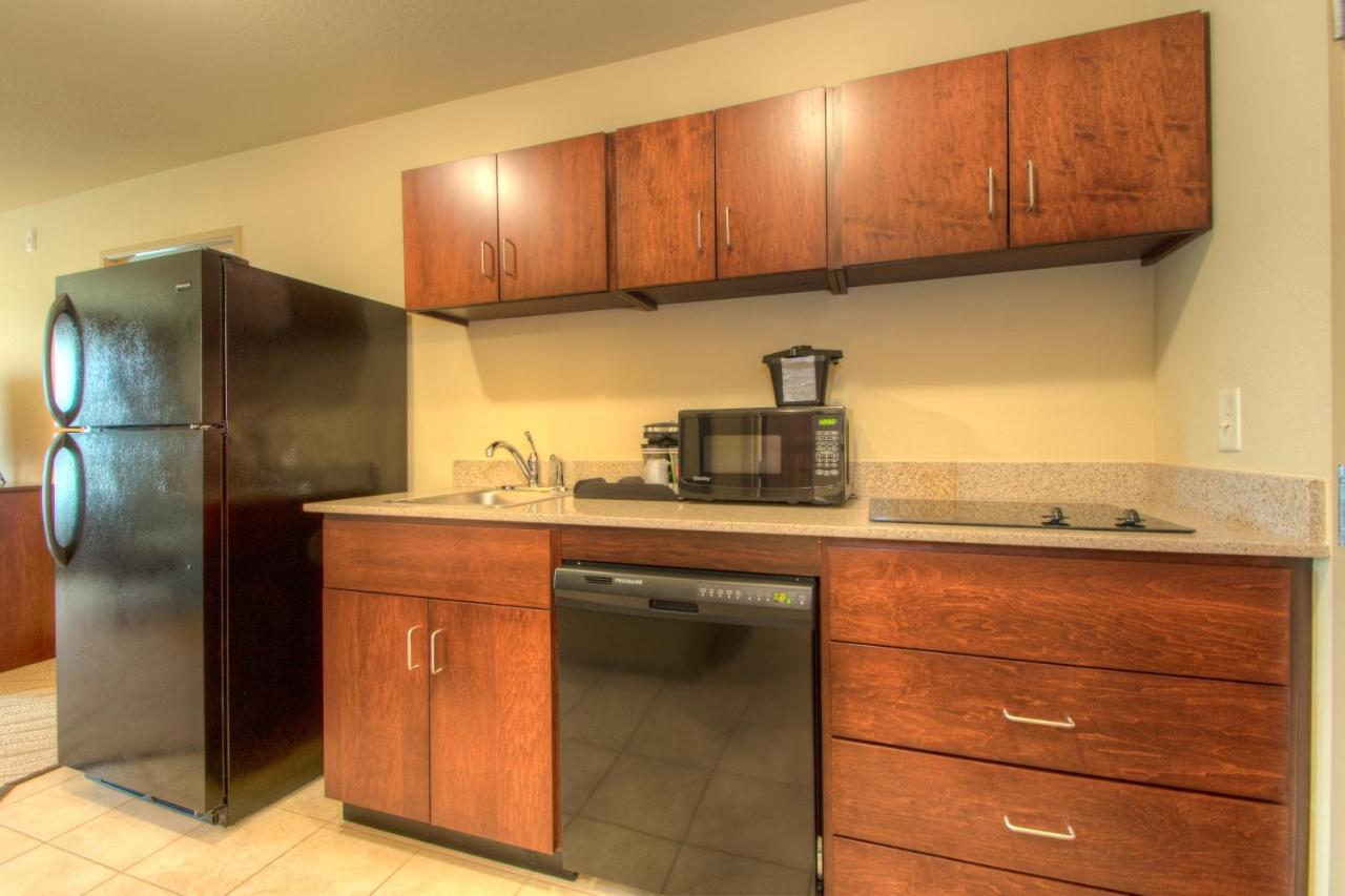 King Suite with Sofa Bed at Cobblestone Inn & Suites - Holyoke