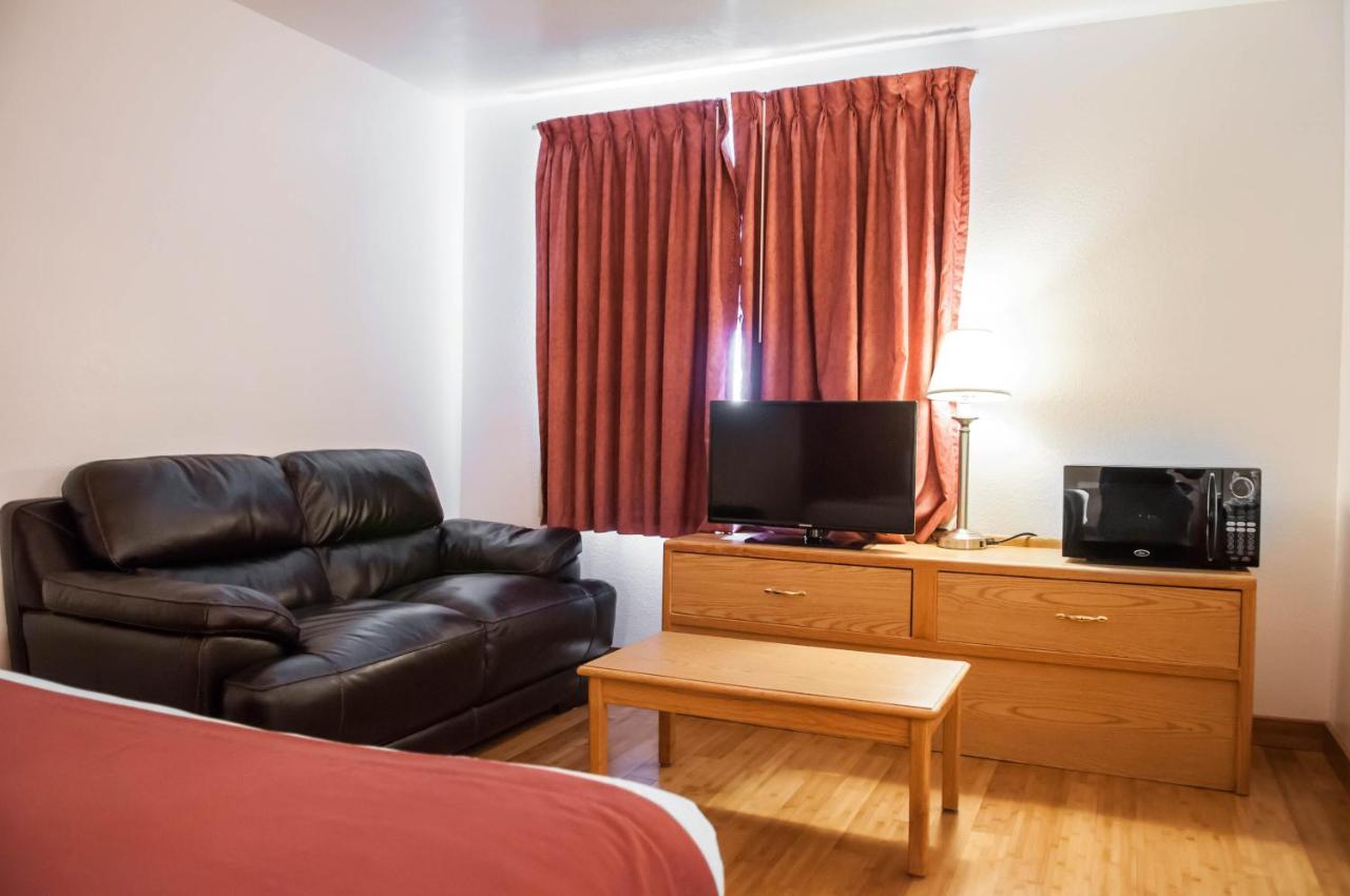 Queen Room with Two Queen Beds - Pet Friendly at Econo Lodge Albuquerque Old Town