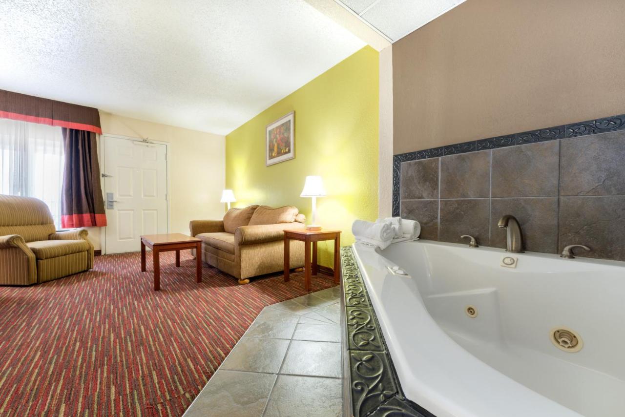 Deluxe King Studio Suite - Non-Smoking at Baymont by Wyndham Louisville East