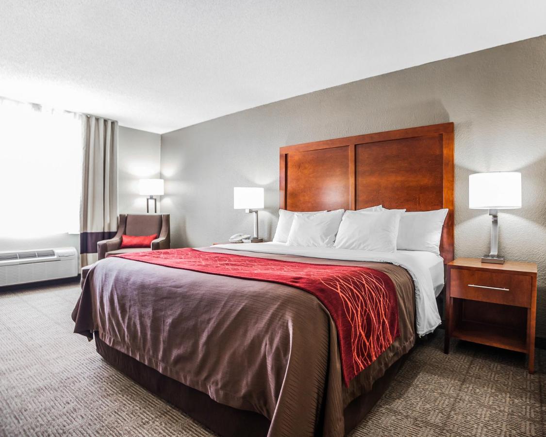 King Room - Non-Smoking at Comfort Inn & Suites Moberly