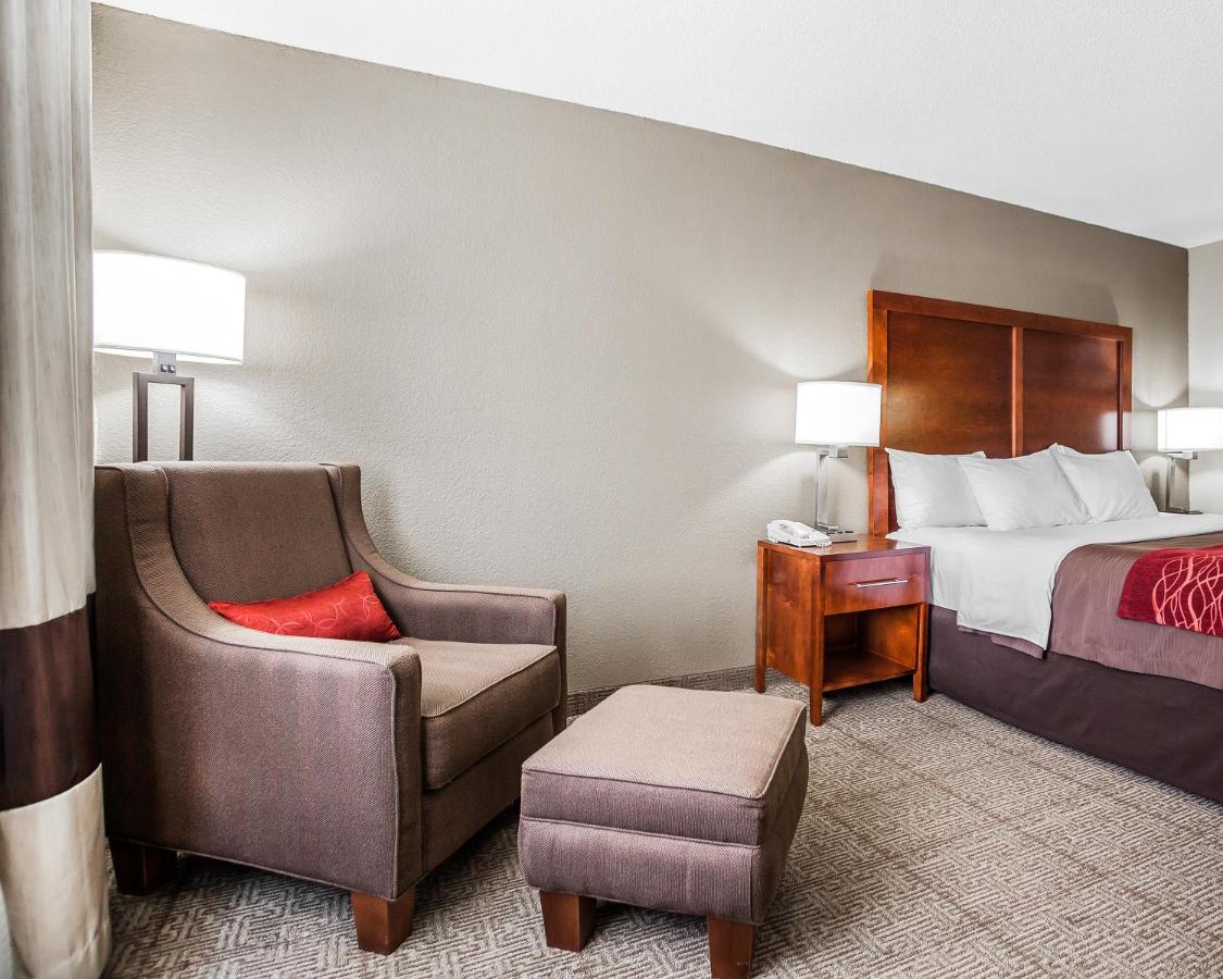 King Room - Non-Smoking at Comfort Inn & Suites Moberly