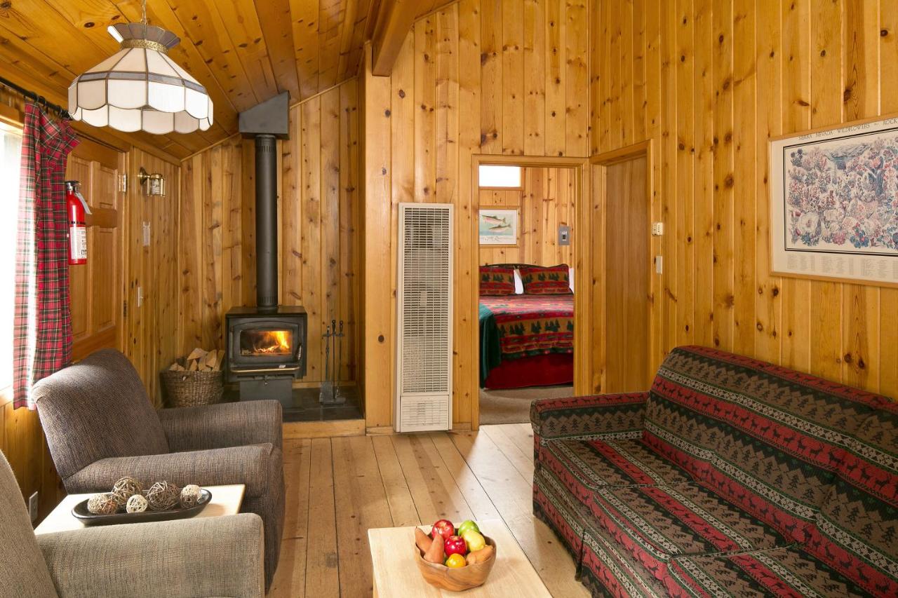 Historic One Bedroom Cabin at Tamarack Lodge and Resort