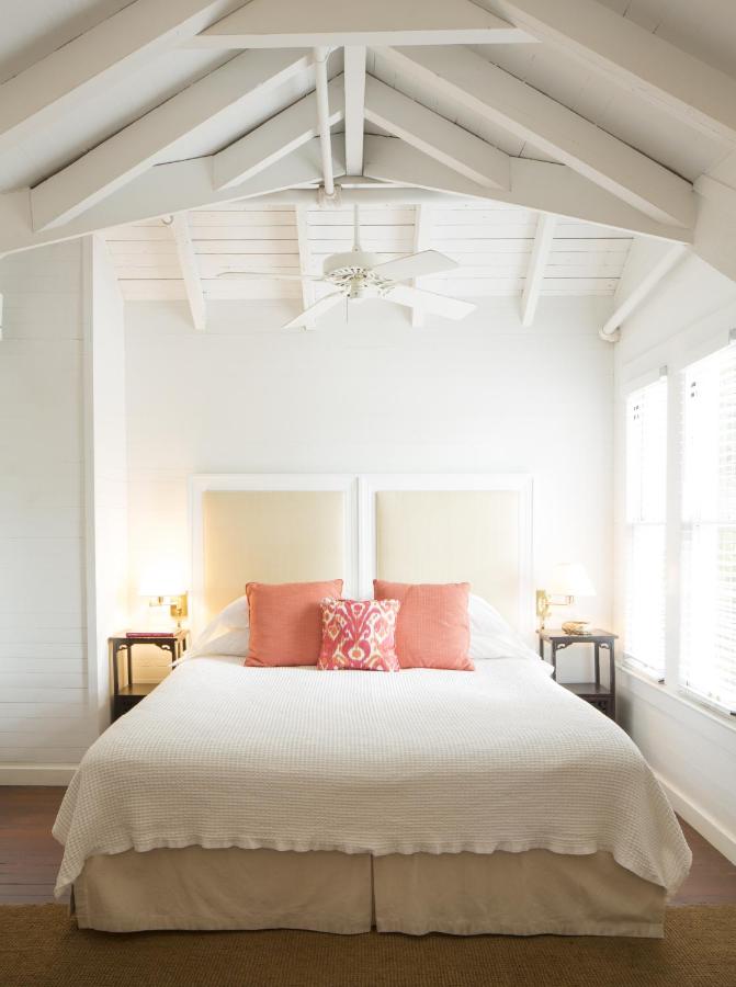 King Room D at Simonton Court Historic Inn & Cottages