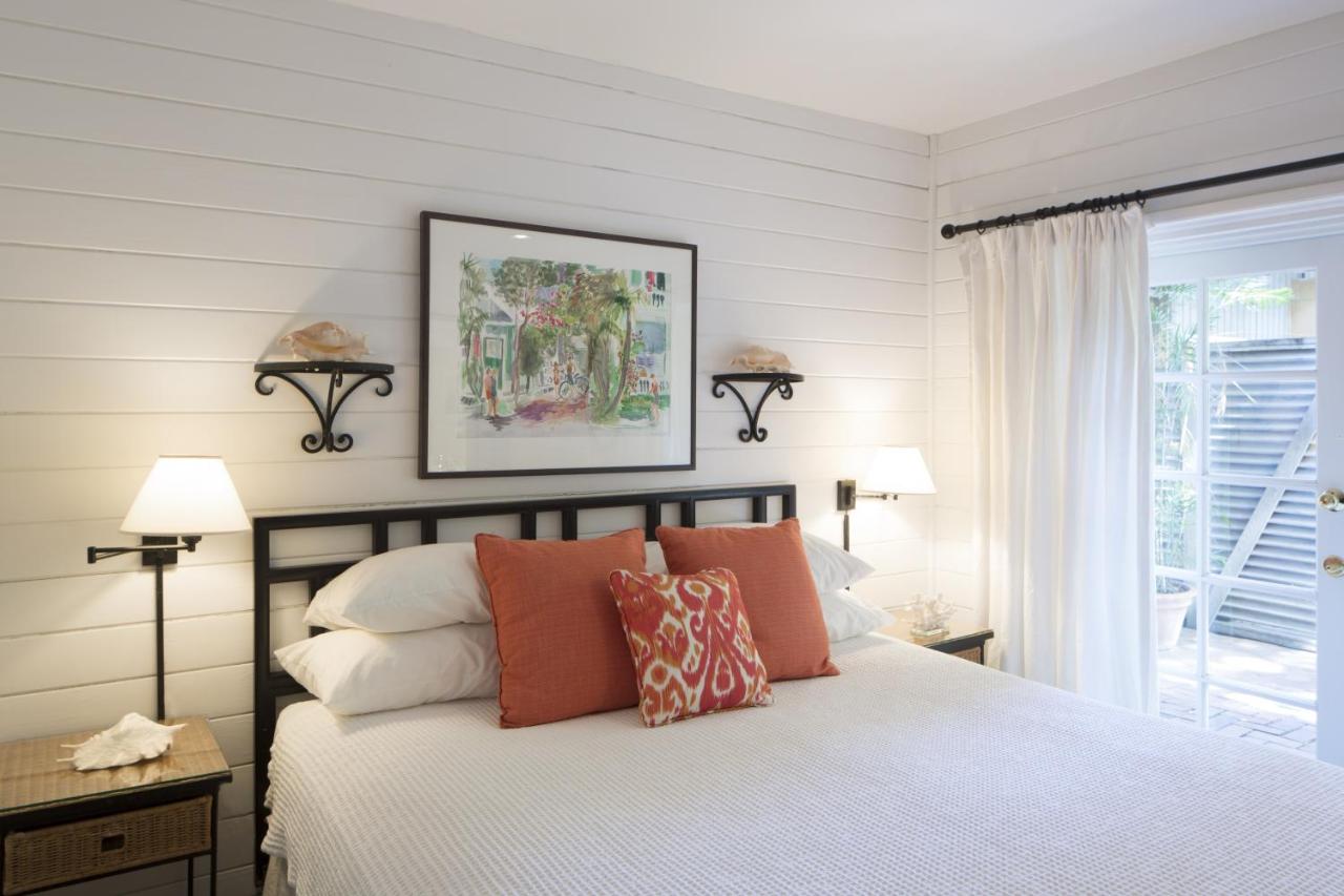 Deluxe King Suite B at Simonton Court Historic Inn & Cottages