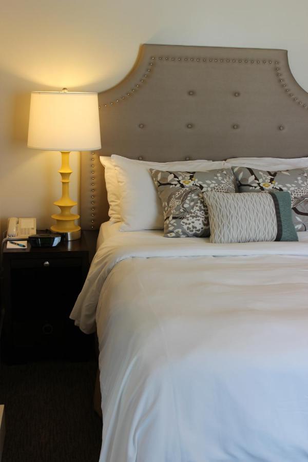 Deluxe King Room at Mark Spencer Hotel