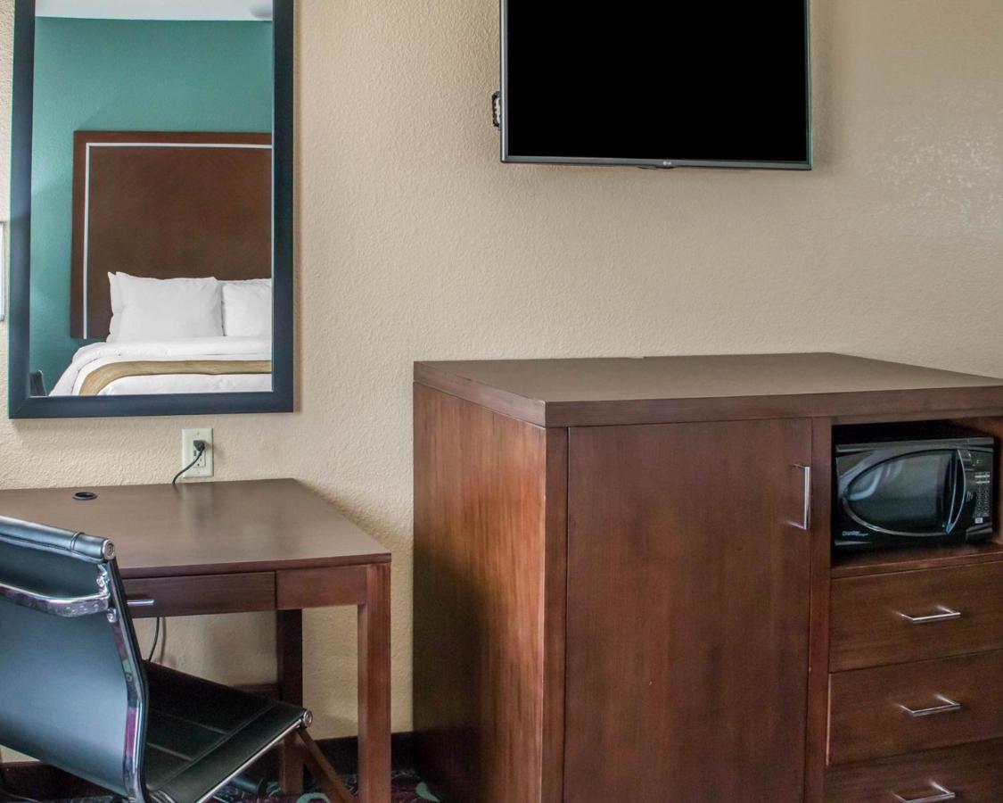 King Suite - Non-Smoking at Comfort Inn & Suites San Marcos near Outlet Mall