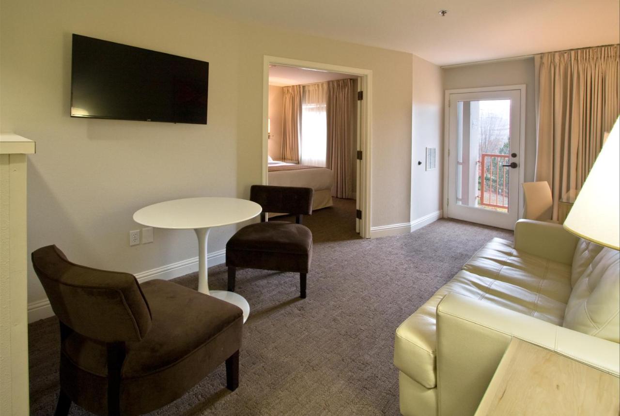  | Ashland Hills Hotel & Suites