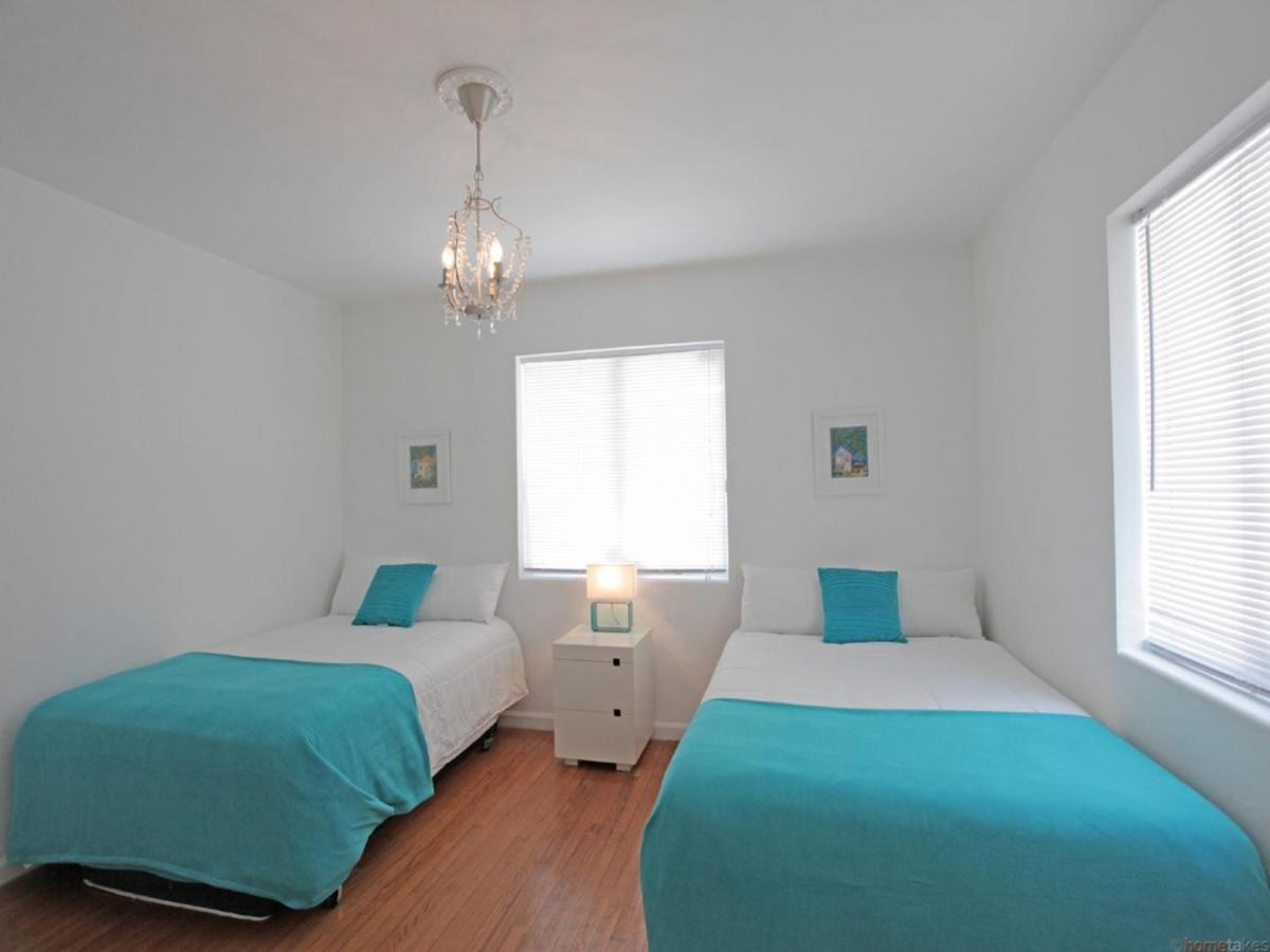 Three-Bedroom House at Bikini Lodge
