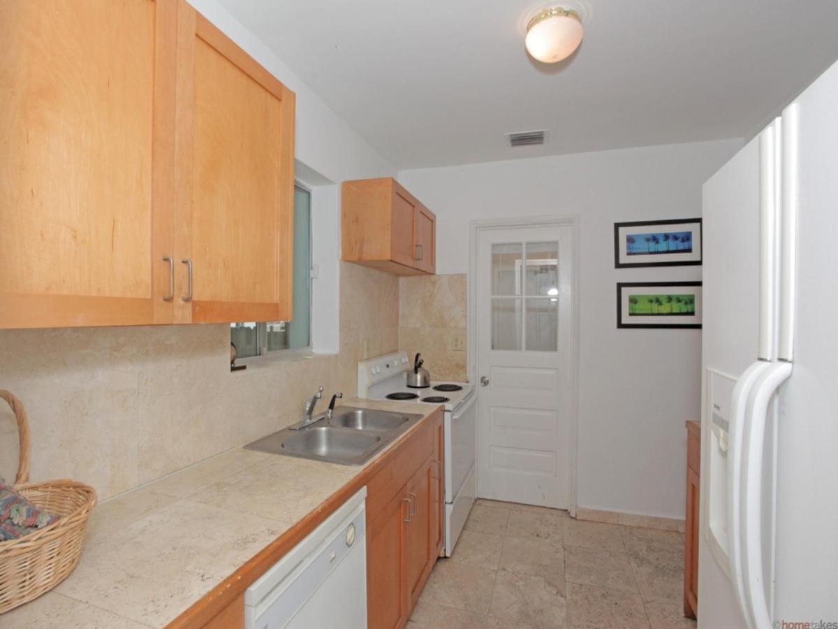 Three-Bedroom House at Bikini Lodge