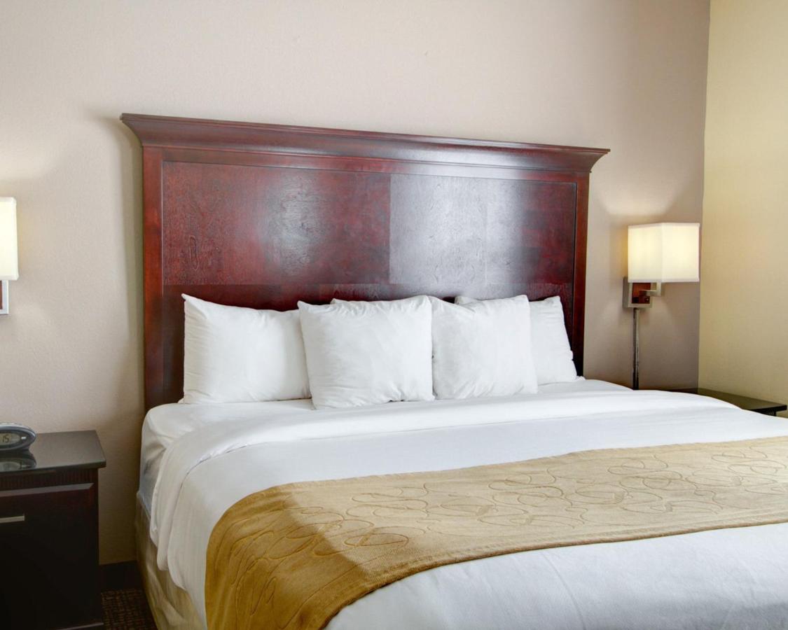 King Suite with Sofa Bed - Non-Smoking at Comfort Suites Tamarac Sawgrass