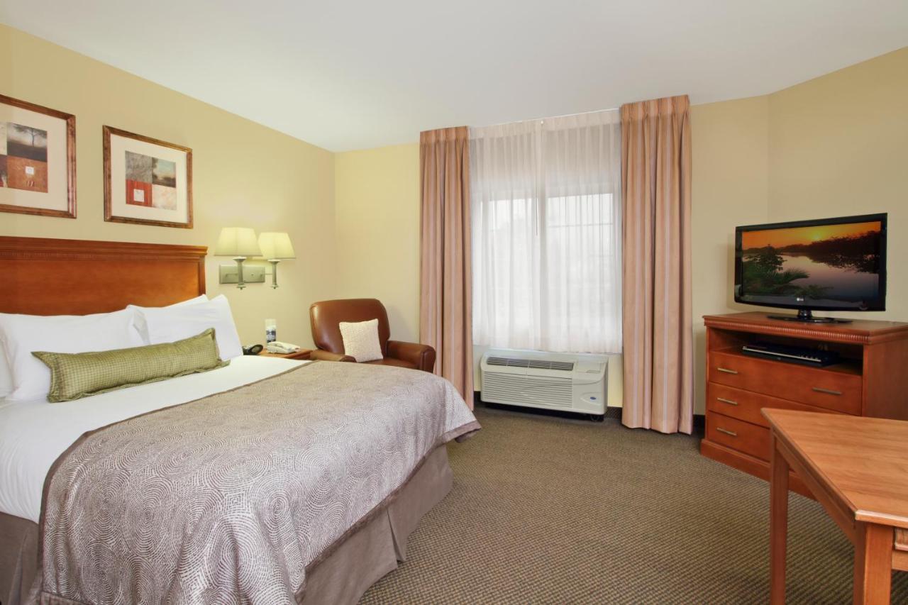 Queen Studio - Disability Access/Non-Smoking at Candlewood Suites Norfolk Airport by IHG