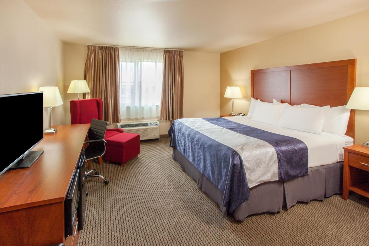 King Room - Disability Access/Non-Smoking at Baymont by Wyndham Grand Forks