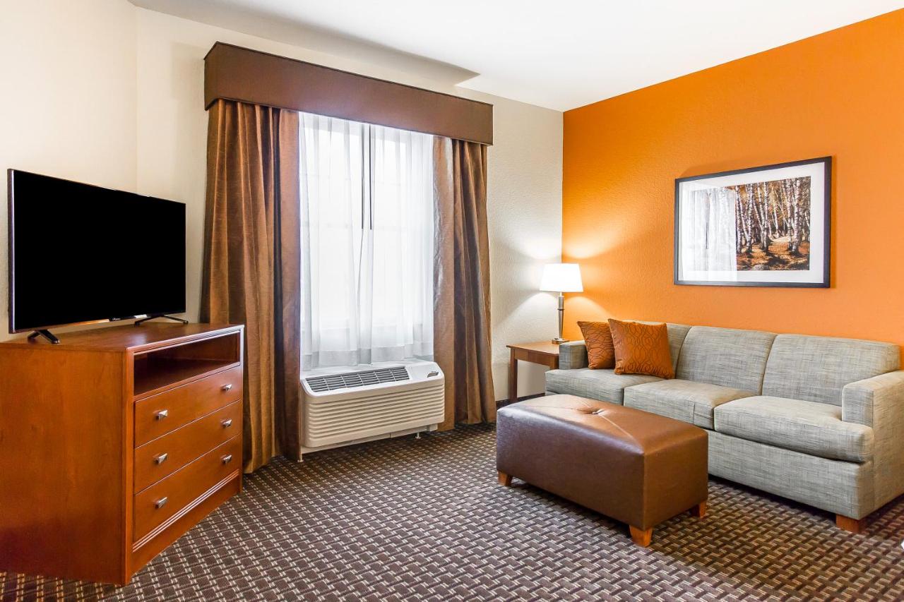 Queen Suite with Two Queen Beds and Sofa Bed - Non-Smoking at MainStay Suites Stanley
