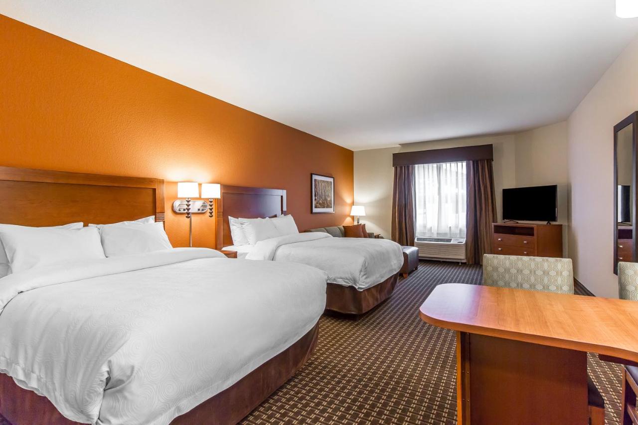 Queen Room with Two Queen Beds - Disability Access/Non-Smoking at MainStay Suites Stanley