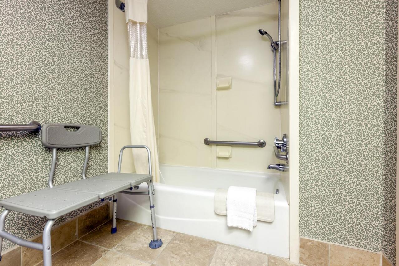1 Double Bed, Mobility Accessible Room, Bathtub w/ Grab Bars, Non-Smoking at Baymont by Wyndham Amarillo East