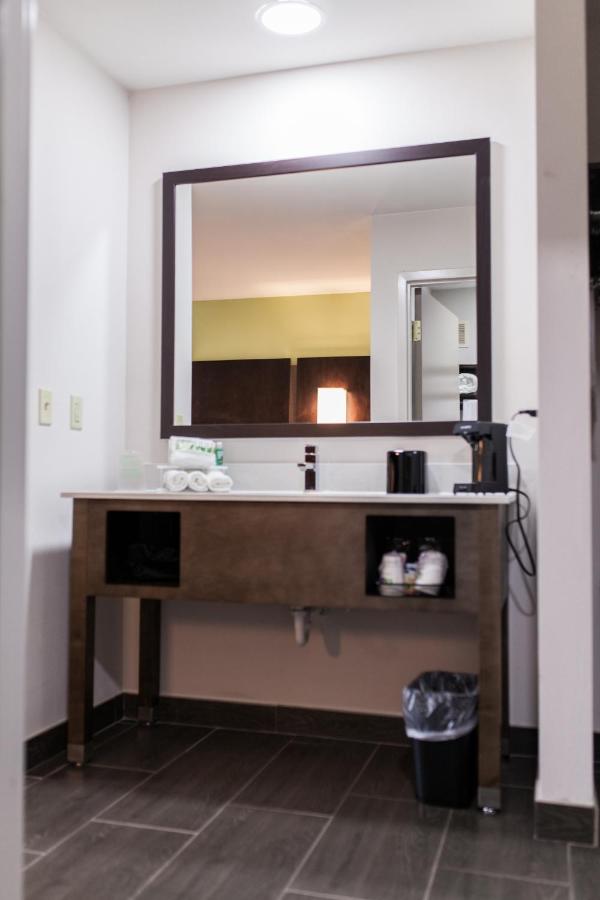 Executive Queen Room with Two Queen Beds at Holiday Inn Express & Suites Sweetwater by IHG
