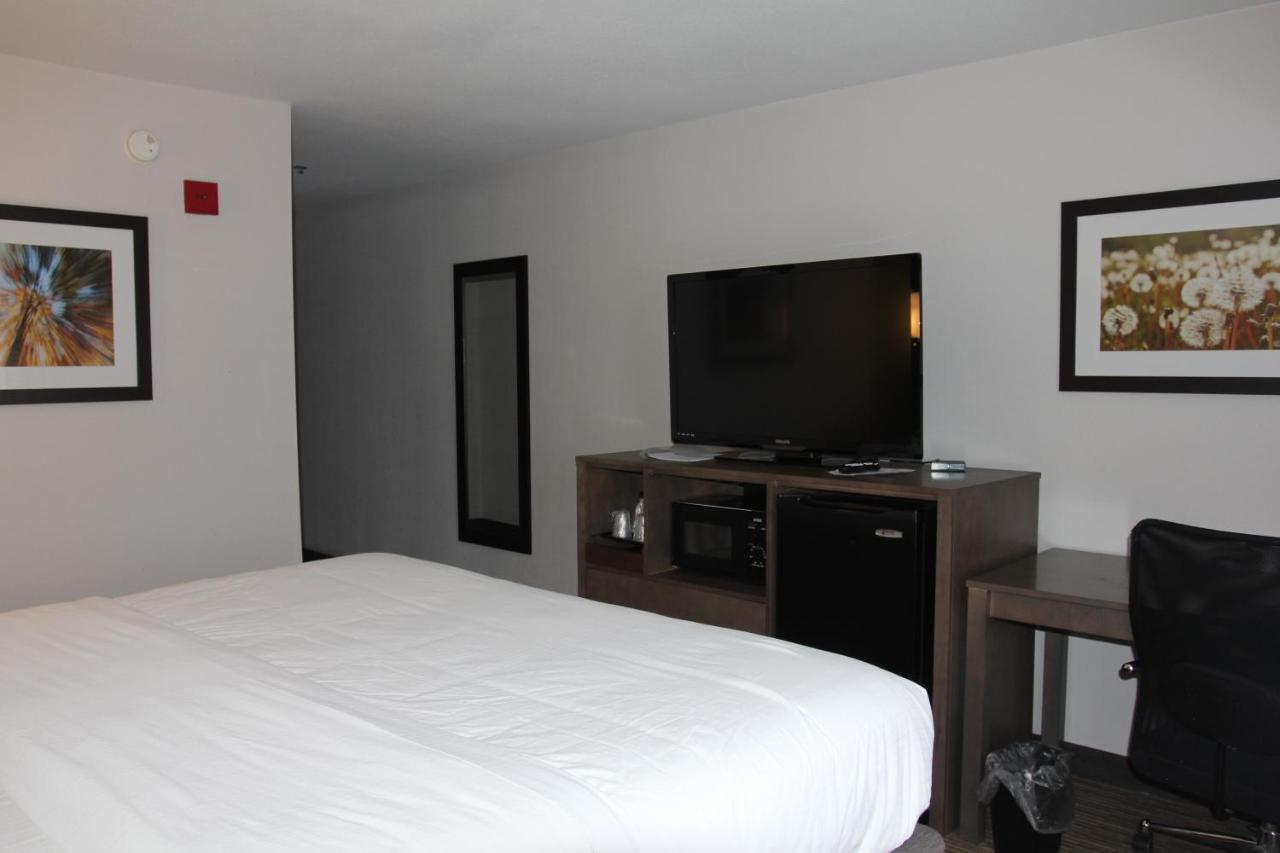 King Room - Disability Access at Holiday Inn Express & Suites Sweetwater by IHG