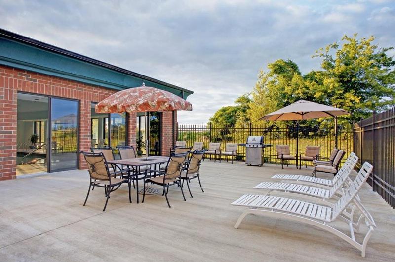 King Suite at Holiday Inn Express Hotel & Suites Dyersburg by IHG