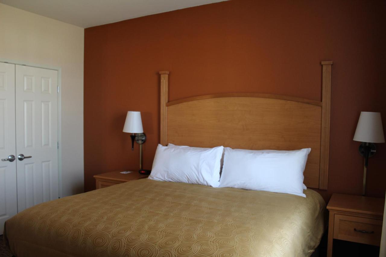 Family Suite at MainStay Suites Watford City - Event Center