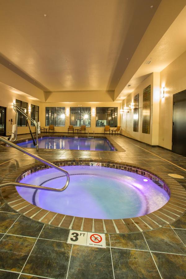 Single Room - Disability Access at The Lodge at Old Kinderhook Golf Resort