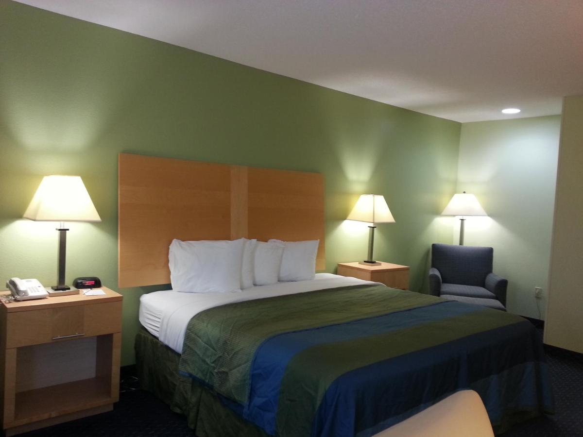 King Guest Room at Park Inn by Radisson Albany, GA