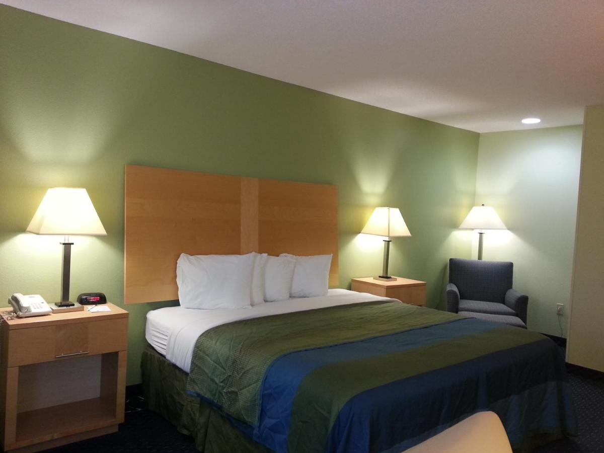 King Guest Room - Disability Access at Park Inn by Radisson Albany, GA