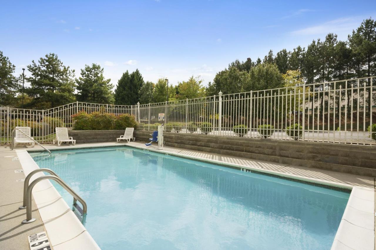 King Room - Disability Access/Non-Smoking at Country Inn & Suites by Radisson, Norcross, GA