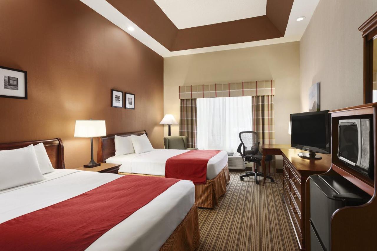 Queen Room with Two Queen Beds - Non-Smoking at Country Inn & Suites by Radisson, Bel Air/Aberdeen, MD