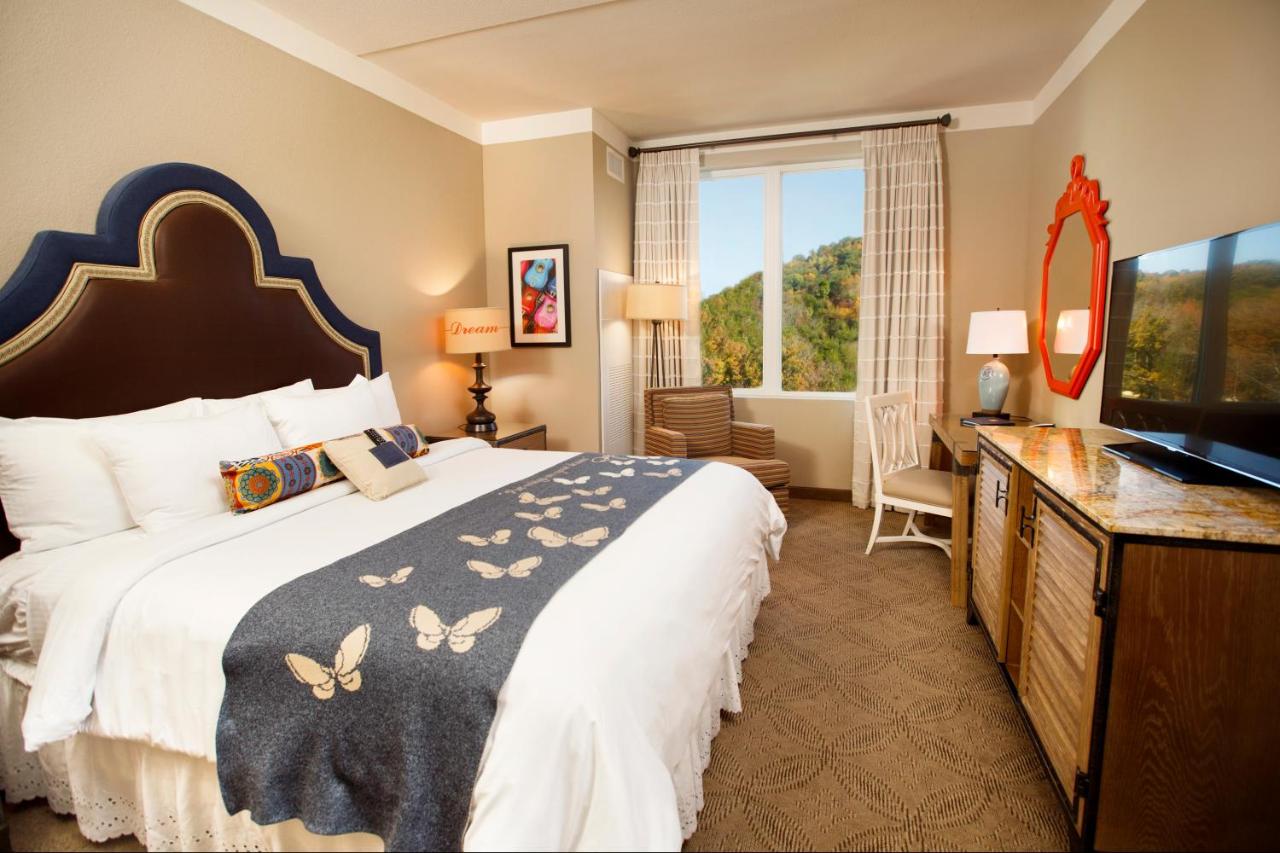 Family Suite at Dollywood's DreamMore Resort