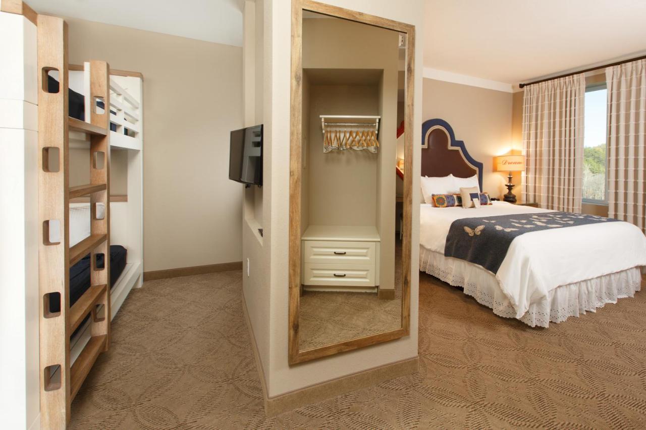 Family Suite at Dollywood's DreamMore Resort