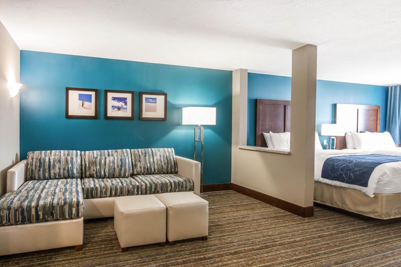 Queen Suite with 2 Queen Beds and Sofa Bed - Non-smoking - Pets Allowed at Comfort Suites Las Cruces I-25 North