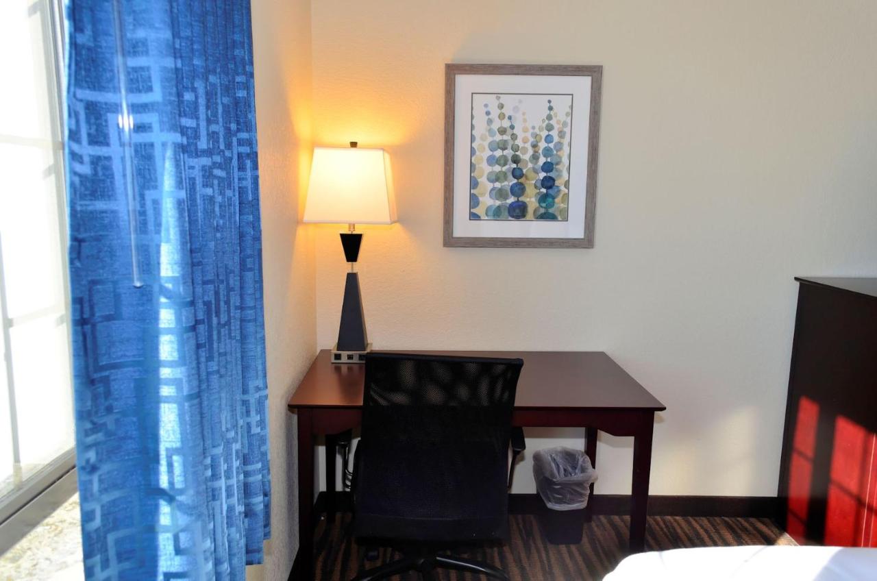 Standard Queen Room with Two Queen Beds at Cobblestone Inn & Suites - Holstein