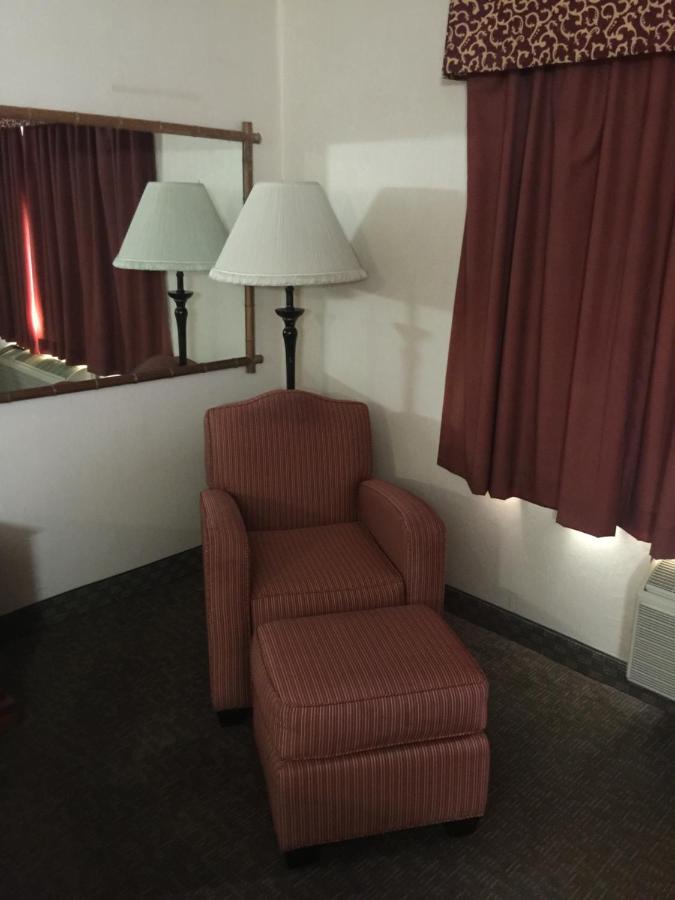 King Room - Non-Smoking at Ramada by Wyndham Barstow